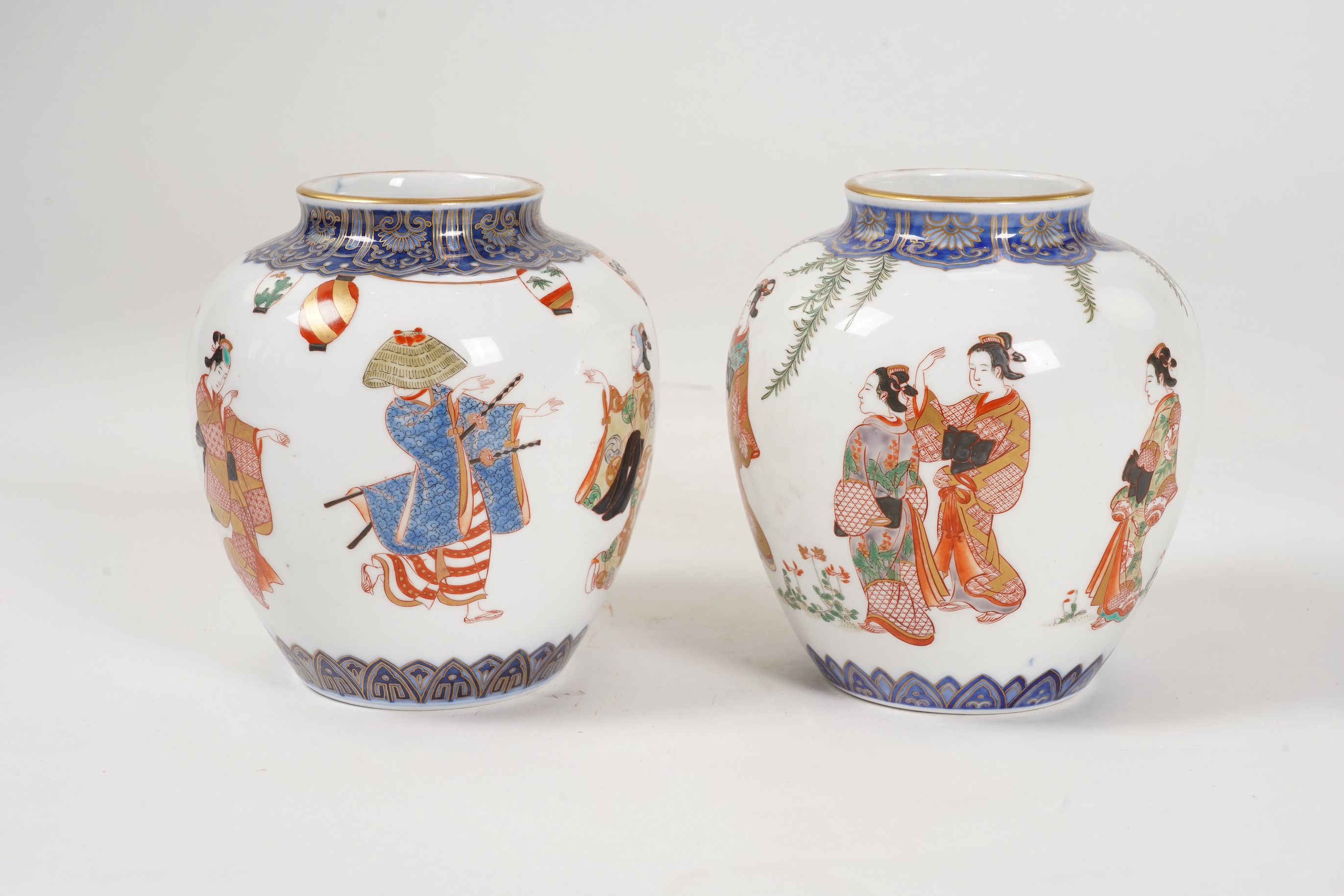 A near pair of Japanese Imari ovoid vases, early 20th century